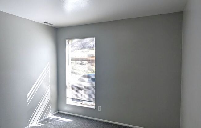 2 beds, 1 bath, 864 sqft, $1,195, Unit Unit 19