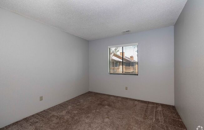 2 beds, 2 baths, 800 sqft, $955