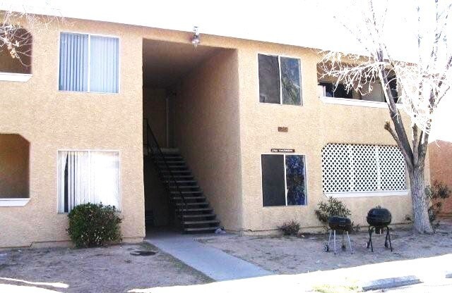 2 beds, 2 baths, 1,000 sqft, $1,075