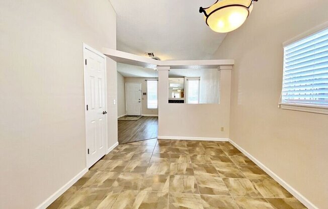 704 CALLAHAN PT DR