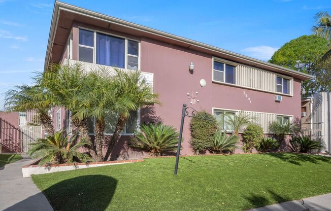 3907 Roxanne Ave