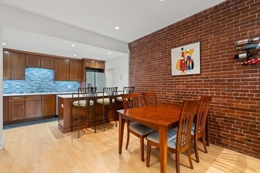 2 beds, 1 bath, 1,165 sqft, $4,000, Unit 304