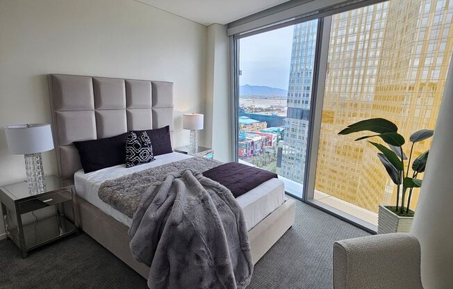 2 beds, 2 baths, $6,040, Unit # 2512