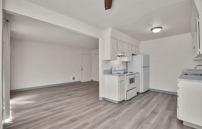 1 bed, 1 bath, 711 sqft, $1,135, Unit 332-25