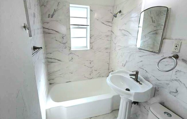 300 69th St Miami Beach, FL 33141