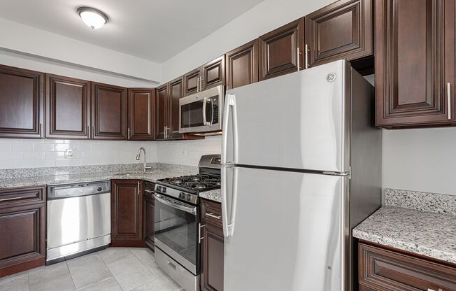 1 bed, 1 bath, 425 sqft, $1,575, Unit 408