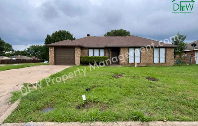 Charming 4-Bedroom Home with Spacious Backyard in Glenn Heights!