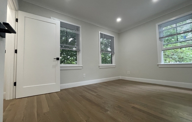 2 beds, 1 bath, 700 sqft, $3,800, Unit 3