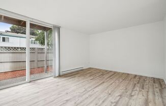 2 beds, 1 bath, 930 sqft, $1,695, Unit O7