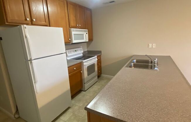 1 bed, 1 bath, 650 sqft, $815, Unit 134F