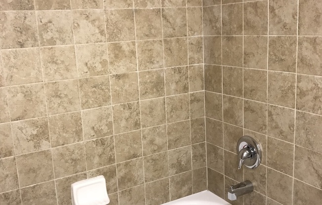 3 beds, 2 baths, 1,050 sqft, $1,895
