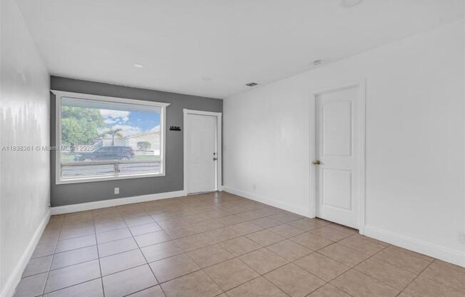 3171 NW 16 ST