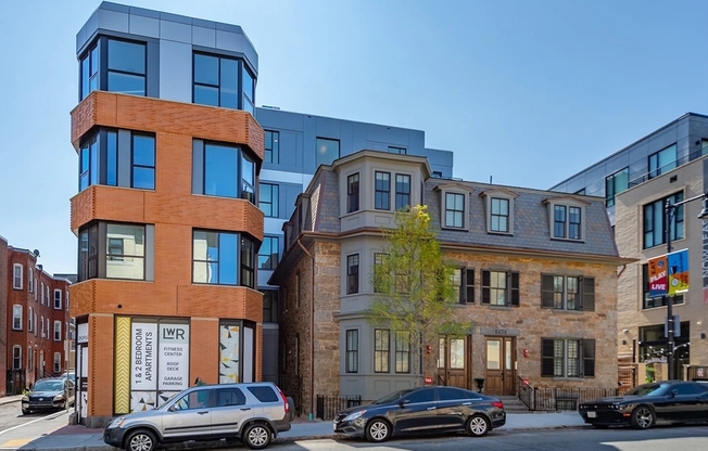 1 bed, 1 bath, 821 sqft, $3,300, Unit 206