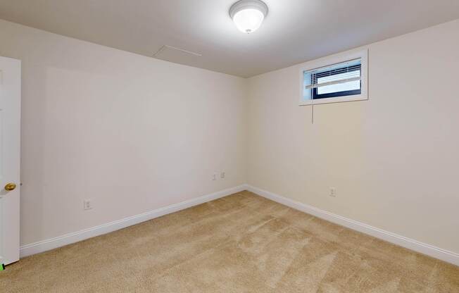 1 bed, 1 bath, 700 sqft, $2,695