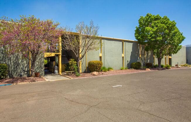 Studio, 1 bath, 420 sqft, $799, Unit 4