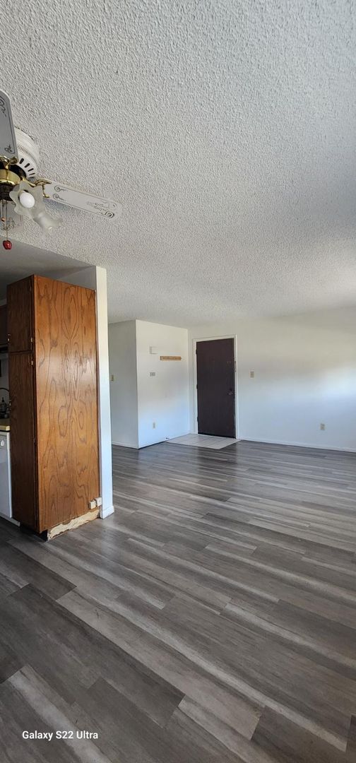 Garden level 2 bed, 1 bath apartment in Cheyenne