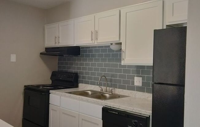 1 bed, 1 bath, 600 sqft, $995