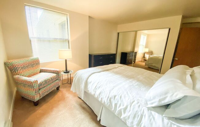 2 beds, 1 bath, 700 sqft, $2,295, Unit 414