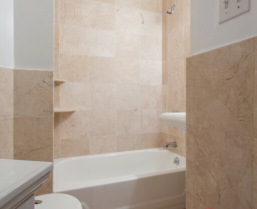 2 beds, 1 bath, $5,295, Unit 5E