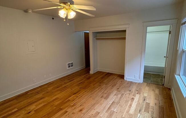 Studio, 1 bath, 400 sqft, $850, Unit 414