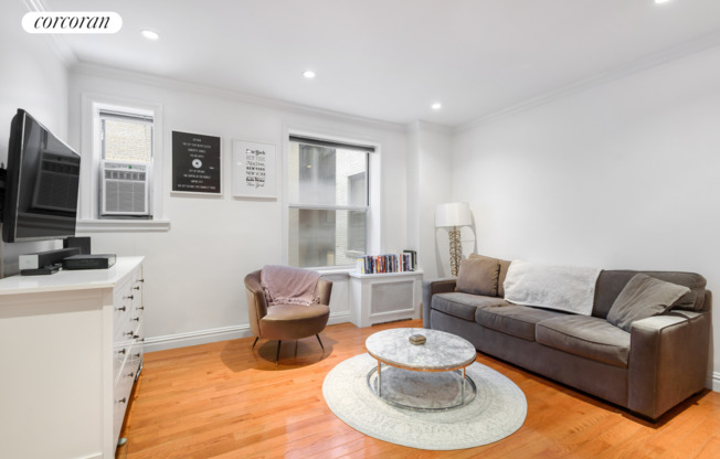 1 bed, 1 bath, $4,300, Unit 6L