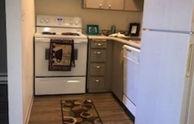 1 bed, 1 bath, 525 sqft, $1,325, Unit 62