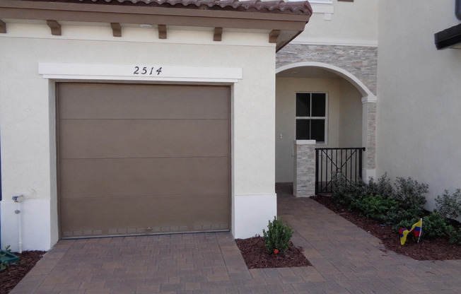 ALTAMIRA TOWNHOUSE