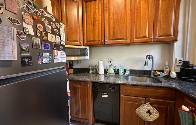 2 beds, 1 bath, 750 sqft, $2,950, Unit 6