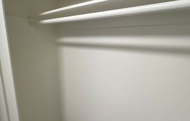 1 bed, 1 bath, 900 sqft, $2,172, Unit 381-18