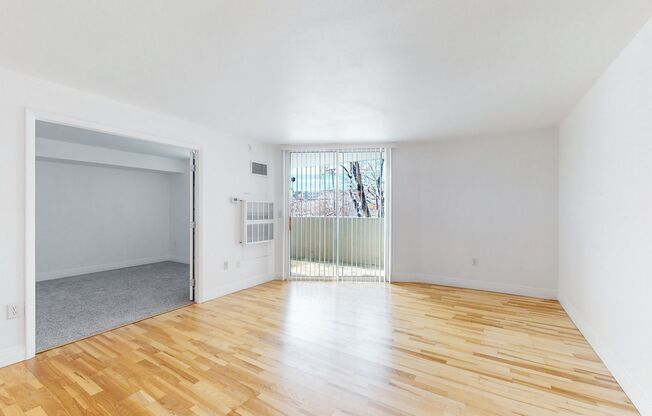 2 beds, 2 baths, 873 sqft, $1,810, Unit 601 W 11th Ave