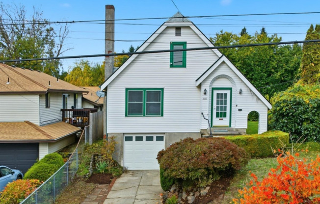 Discover Comfort & Charm in a Prime Location: 2BD/1B Single-Family Home!