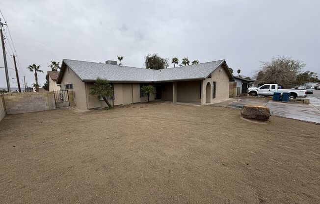 Newly Renovated 3bed/3Bath W/ private studio located in E. Las Vegas