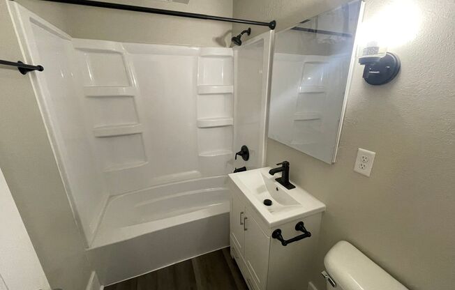 Studio, 1 bath, $750, Unit Unit 10