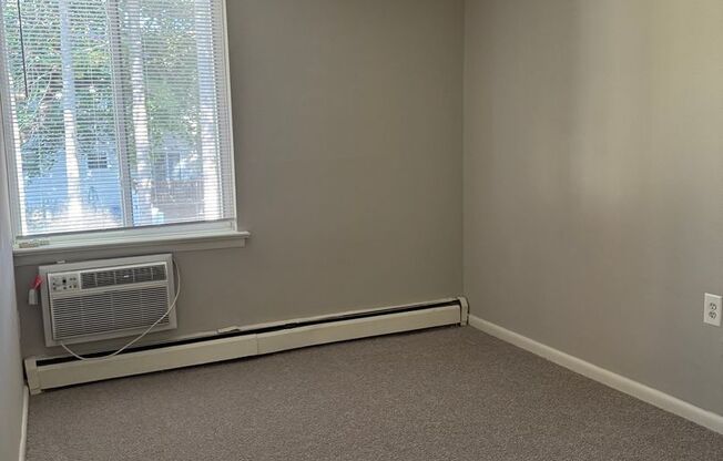 2 beds, 1 bath, 800 sqft, $1,435, Unit 232