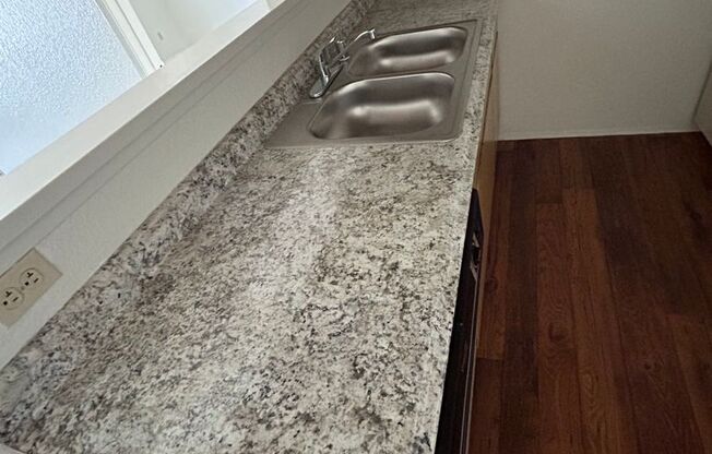 1 bed, 1 bath, 660 sqft, $1,800, Unit 76