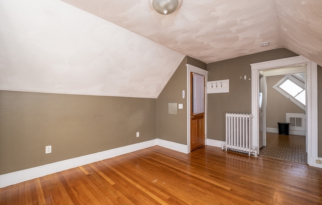 128 WALNUT ST