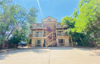 1137 Pleasant Street