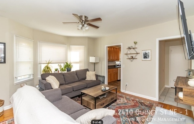 2410 Quincy St NE