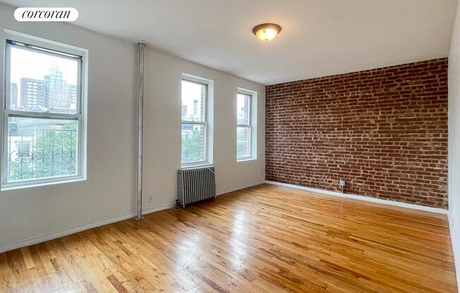 57 W 106 ST