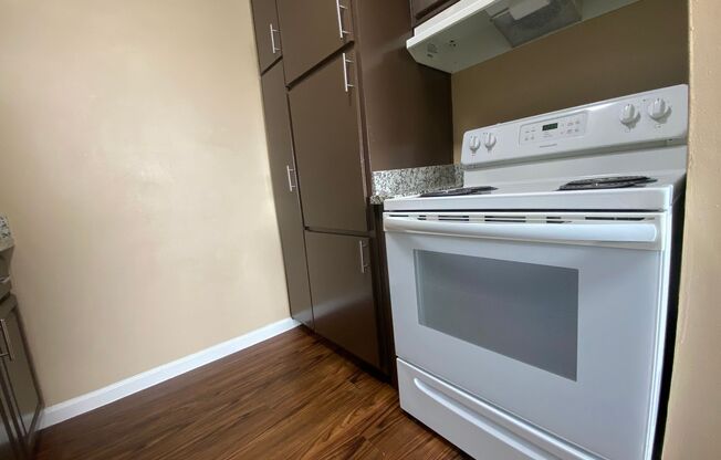 1 bed, 1 bath, 700 sqft, $1,645, Unit 302