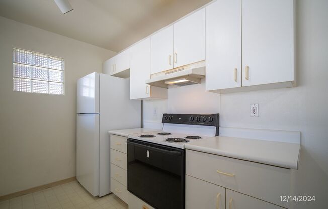 2 beds, 1 bath, $2,500, Unit # 6C