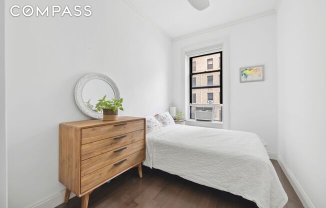 332 W 101 ST