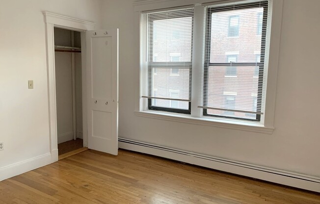 451 Park Dr Apt 4C