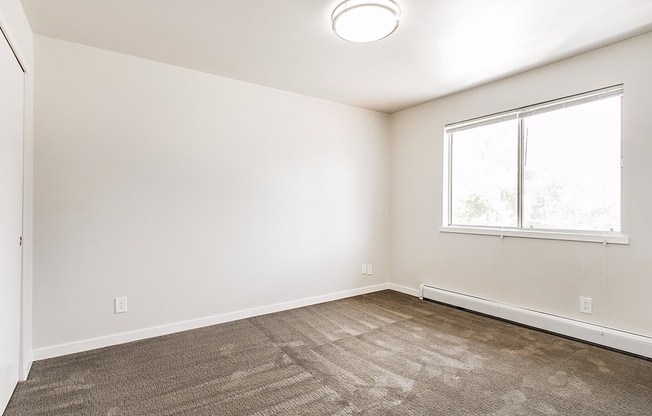 2 beds, 1 bath, 775 sqft, $1,957, Unit 210