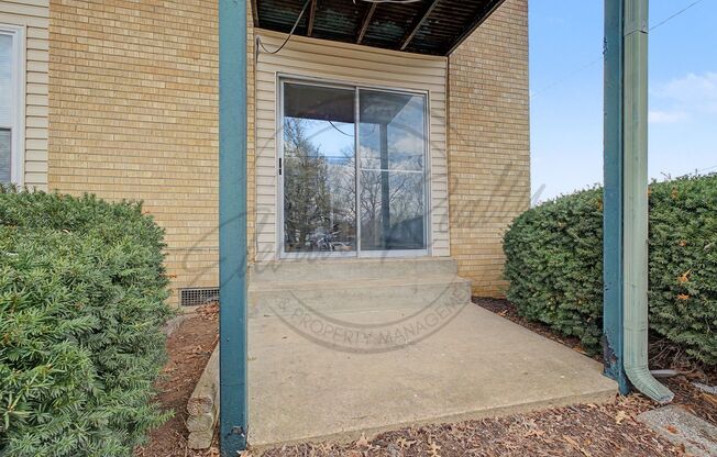 2 beds, 1 bath, $1,099, Unit UNIT C 49