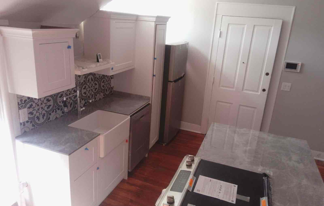 2 beds, 1 bath, 900 sqft, $1,450