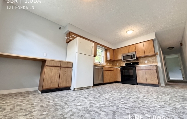 121 FONDA LN