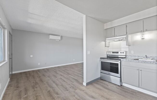 2 beds, 1 bath, 840 sqft, $1,350, Unit 695