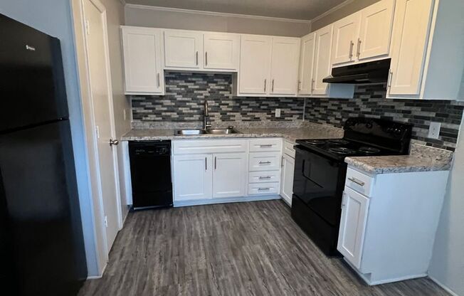 3 beds, 1.5 baths, 1,000 sqft, $1,346, Unit 460-B