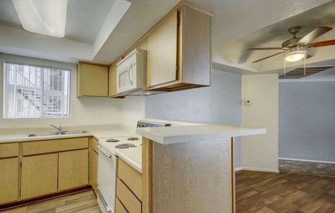 2 beds, 2 baths, 984 sqft, $1,500, Unit 207
